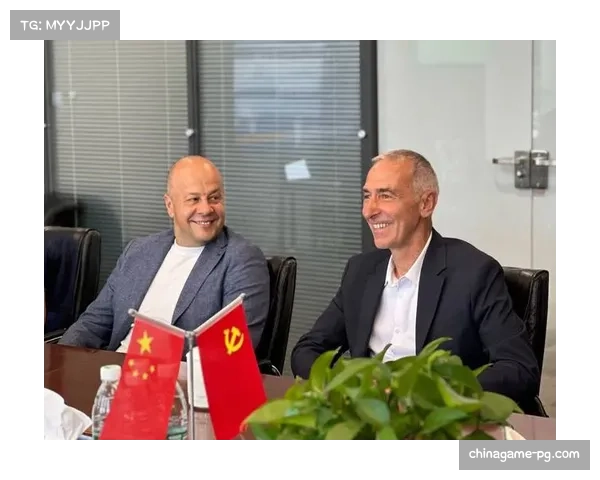 兰斯体育总监在赛前发布会上确认,球队将在对阵巴黎的比赛中回归541深度防守阵型 兰斯体育总监在赛前发布会上确认,球队将在对阵巴黎的比赛中回归541深度防守阵型