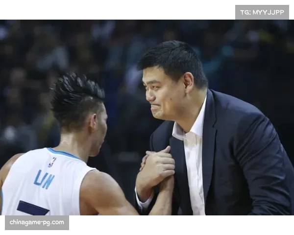 “特写:在更衣室与训练场之间——黄蜂主帅克利福德如何应对执教生涯最艰难一季” “特写:在更衣室与训练场之间——黄蜂主帅克利福德如何应对执教生涯最艰难一季”